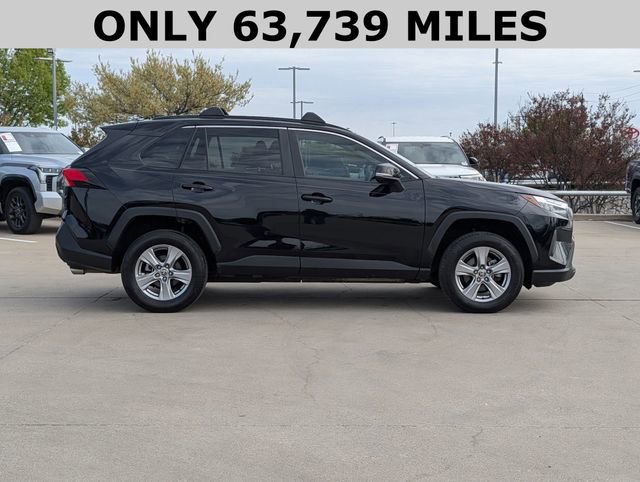Used 2022 Toyota RAV4 XLE w/ Convenience Package image 4