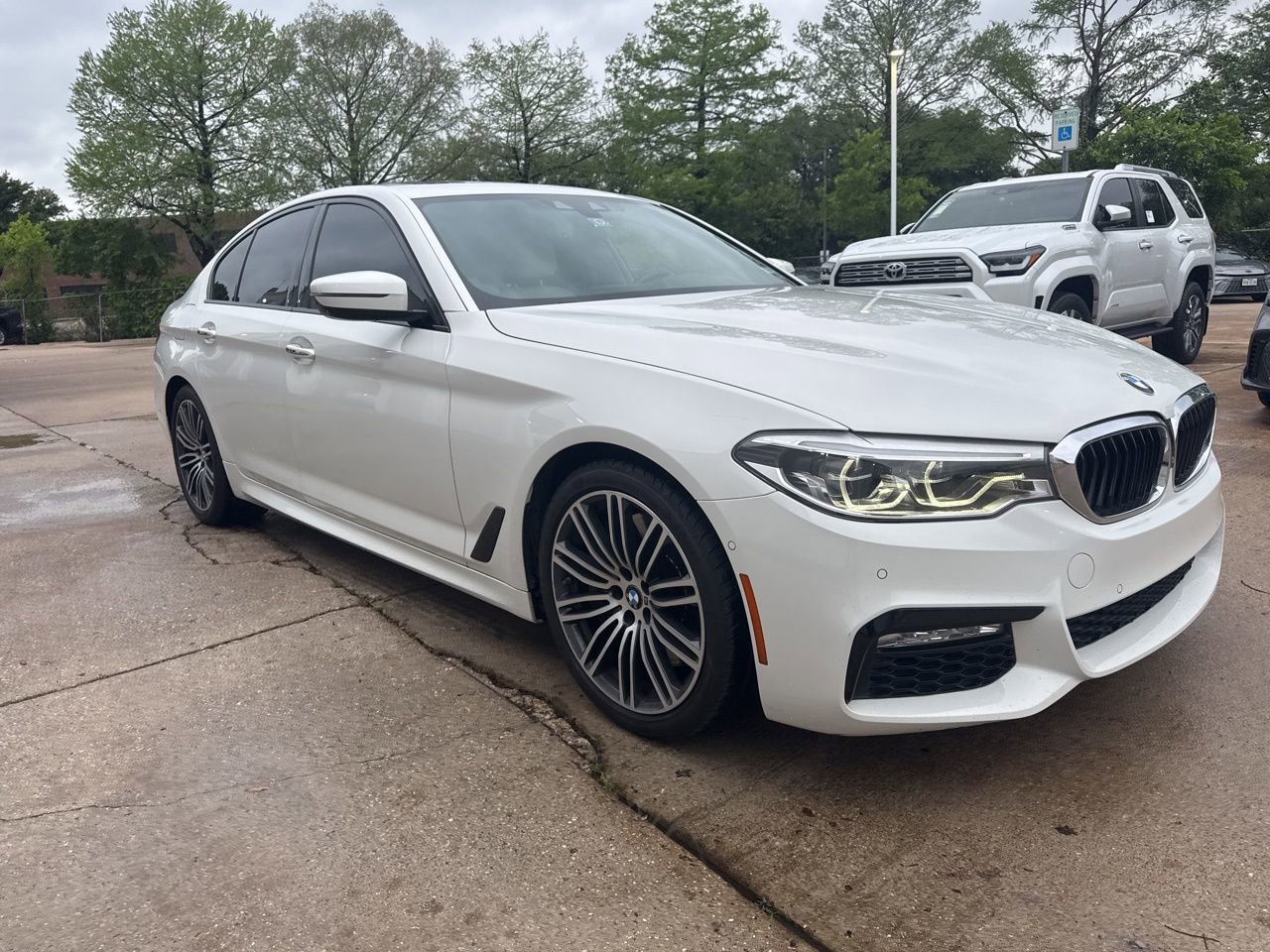 Used 2017 BMW 540i image 3