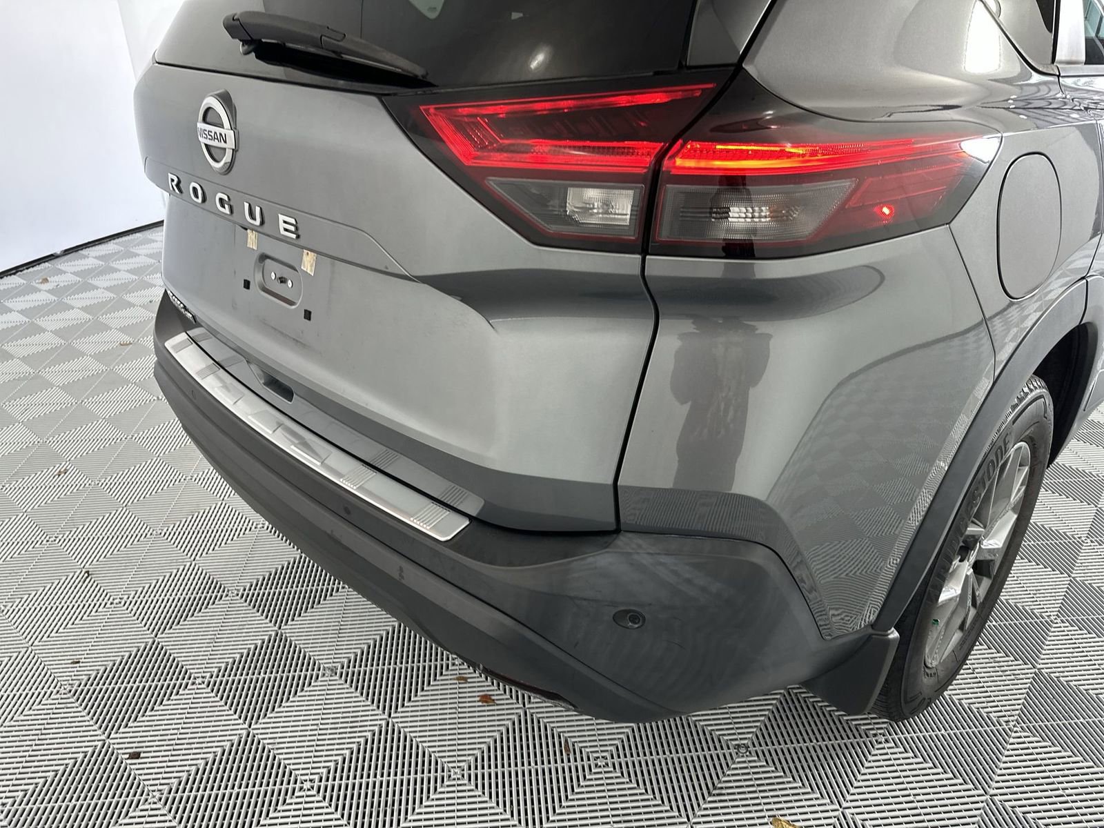 Used 2021 Nissan Rogue S FWD image 26