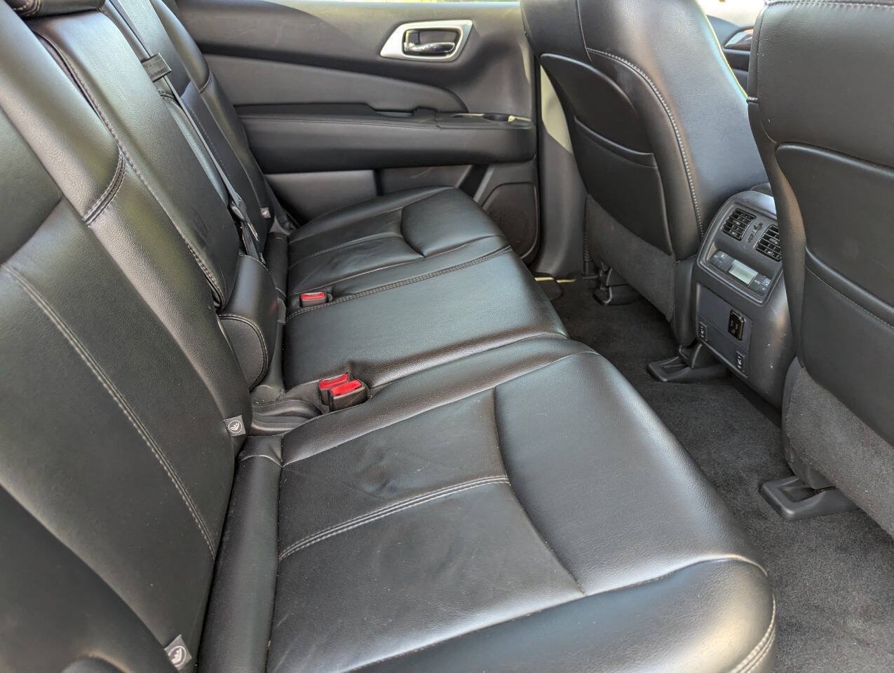 Used 2016 Nissan Pathfinder SL w/ SL Premium Package AWD/4WD image 14