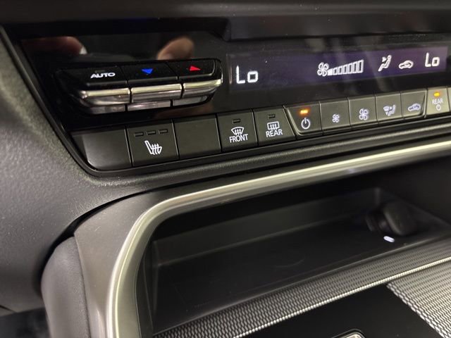 Used 2024 MAZDA CX-90 3.3 Turbo w/ Premium Package AWD/4WD image 32