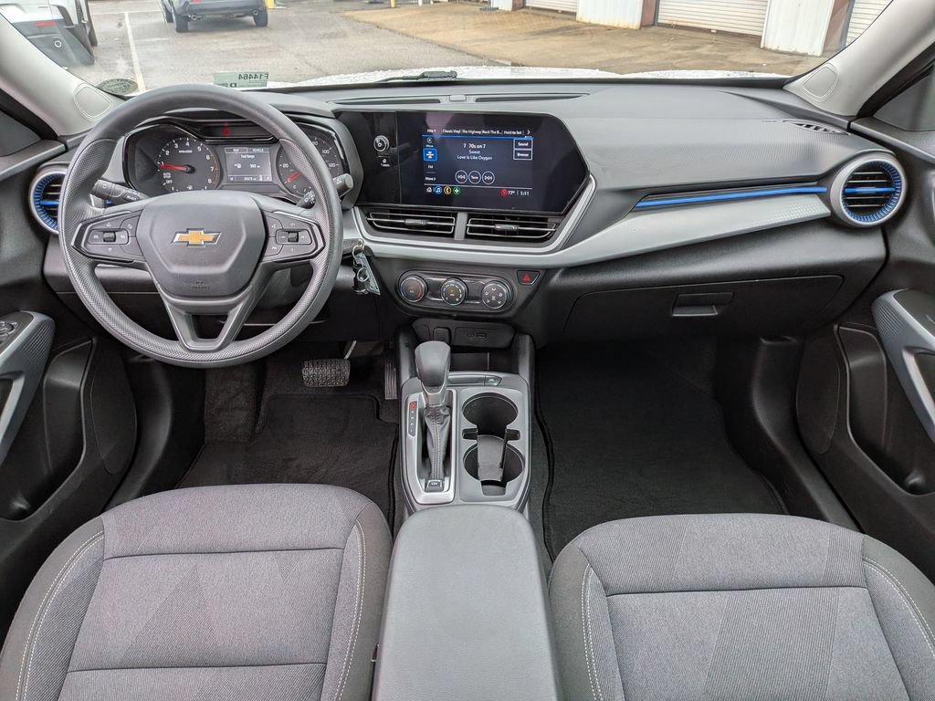 Used 2025 Chevrolet Trax LS FWD image 24
