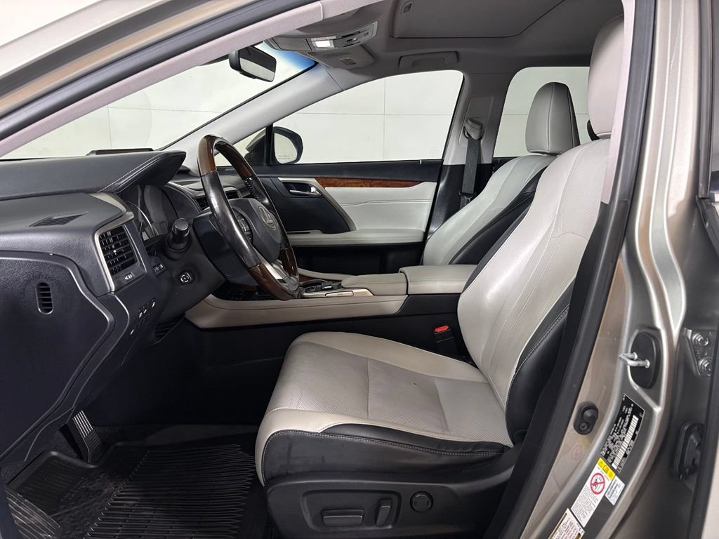 Used 2018 Lexus RX 450hL Premium w/ Premium Package AWD/4WD image 16