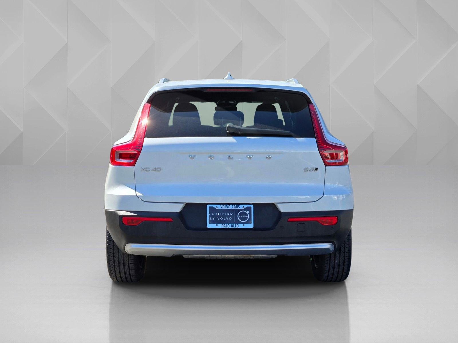 Certified 2025 Volvo XC40 B5 Core image 6