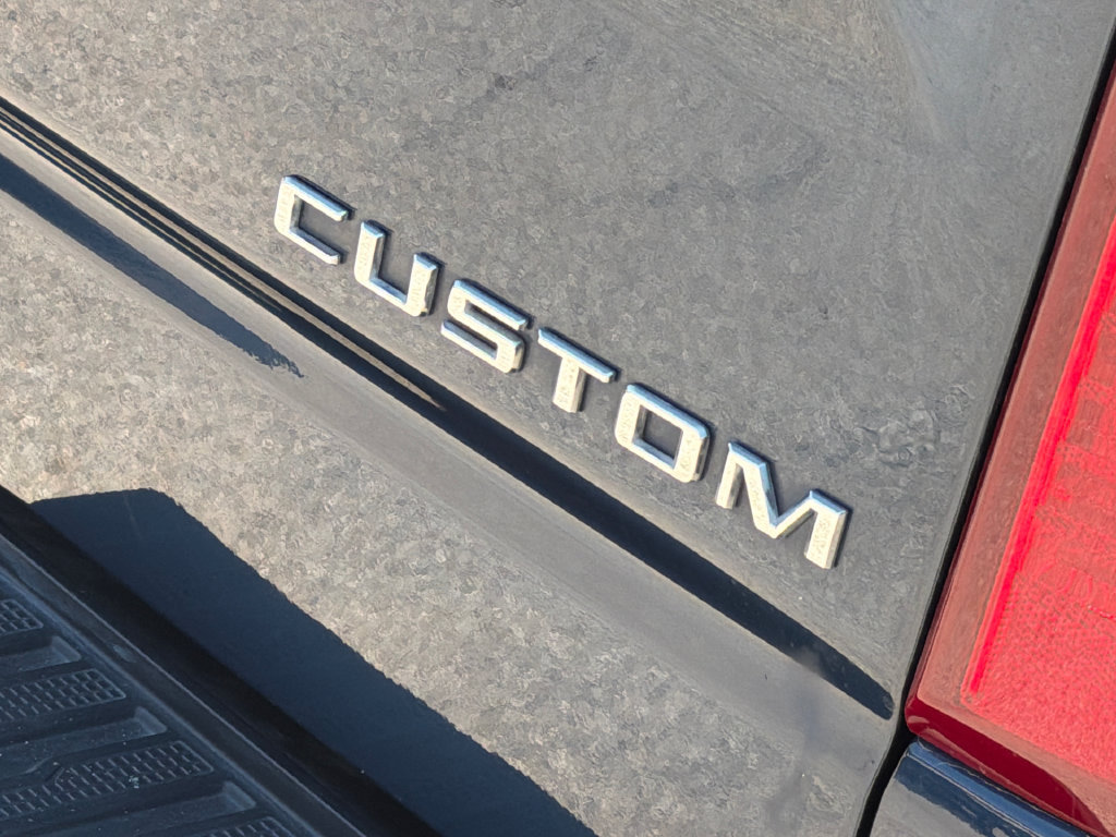Used 2022 Chevrolet Silverado 1500 Custom RWD image 11