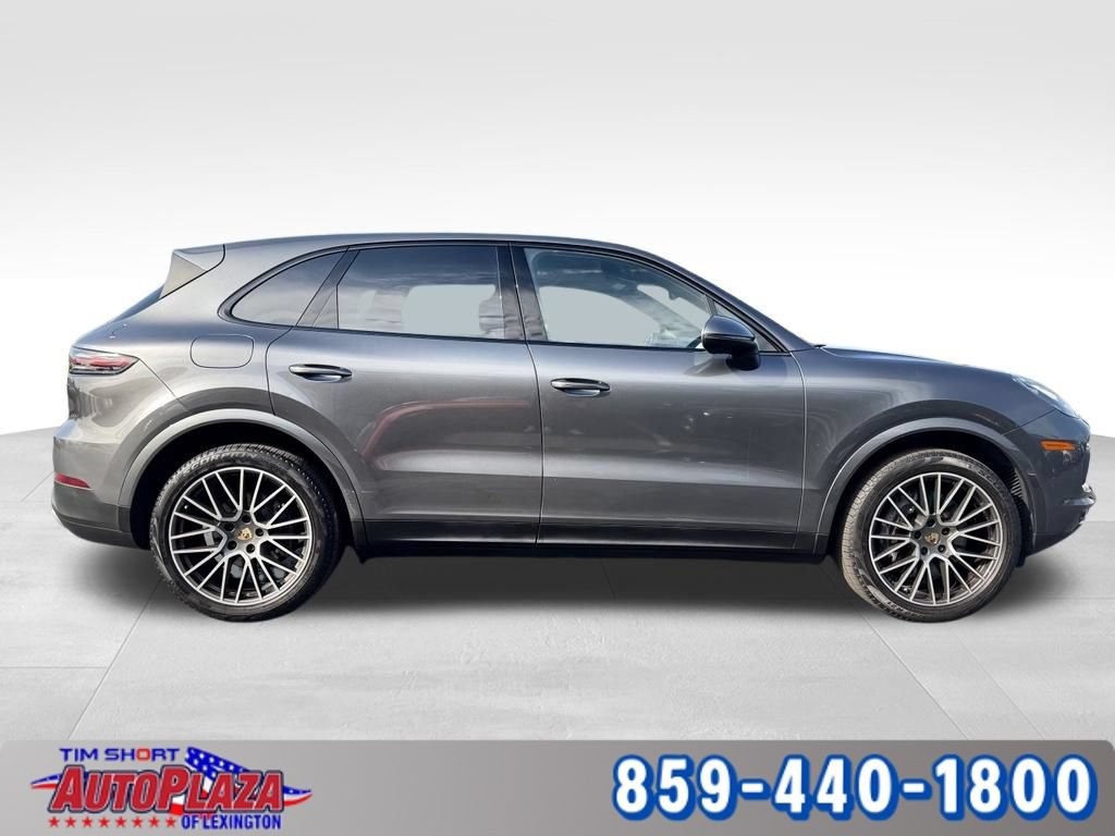 Used 2023 Porsche Cayenne w/ Premium Package AWD/4WD image 9