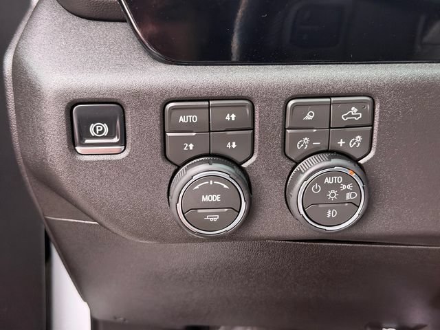 Used 2026 Chevrolet Silverado 2500 LTZ w/ LTZ Convenience Package AWD/4WD image 29