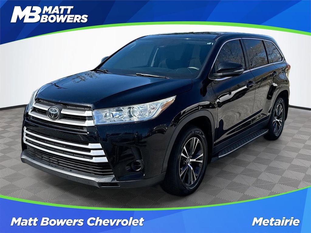 Used 2019 Toyota Highlander LE image 1