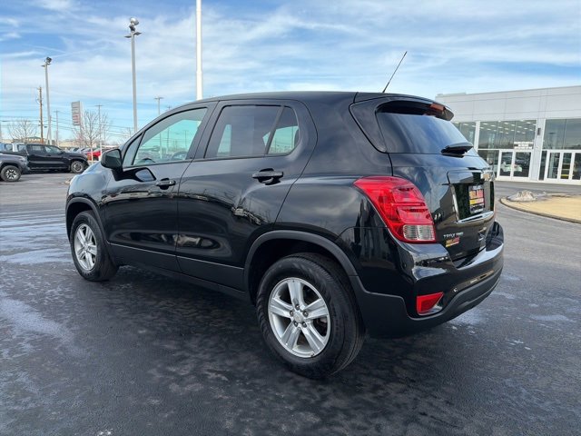 Used 2022 Chevrolet Trax LS w/ Tint and Cruise Package image 5