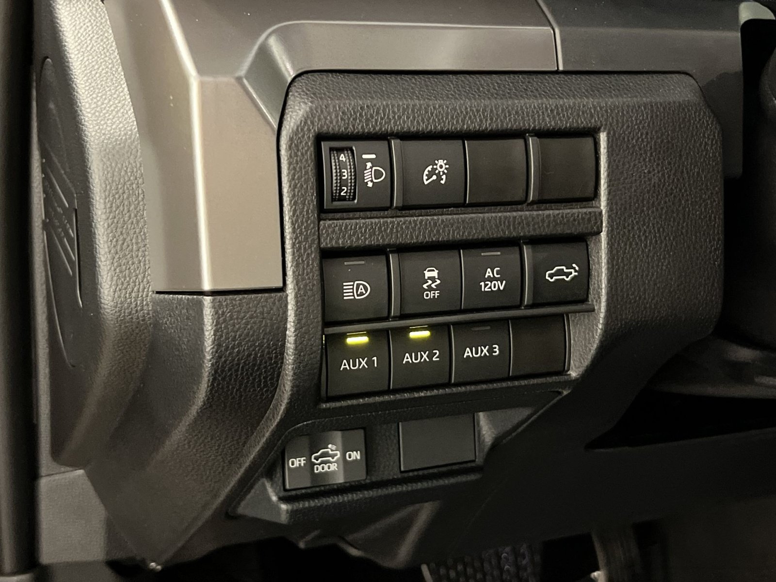 Used 2024 Toyota Tacoma TRD Off-Road w/ TRD Off Road Premium Package AWD/4WD image 29
