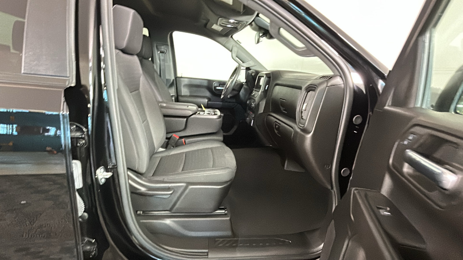 Used 2024 Chevrolet Silverado 1500 Custom w/ LPO, Dark Essentials Package AWD/4WD image 36