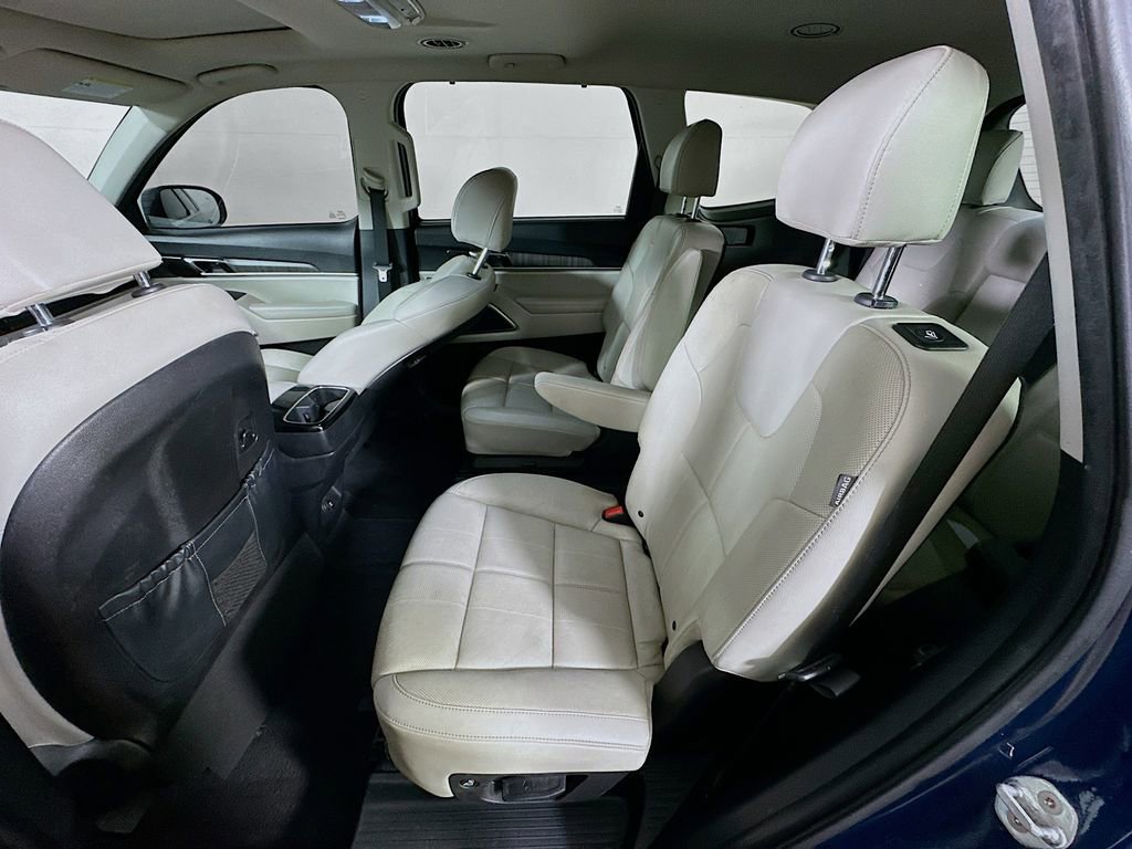 Used 2023 Kia Telluride EX w/ EX Captain's Chair Package image 15