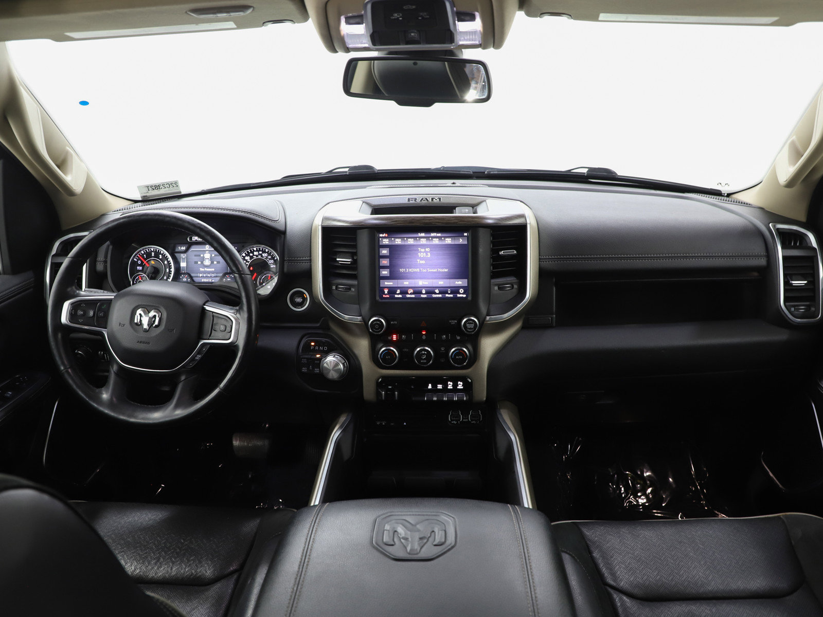 Used 2019 RAM 1500 Laramie image 13