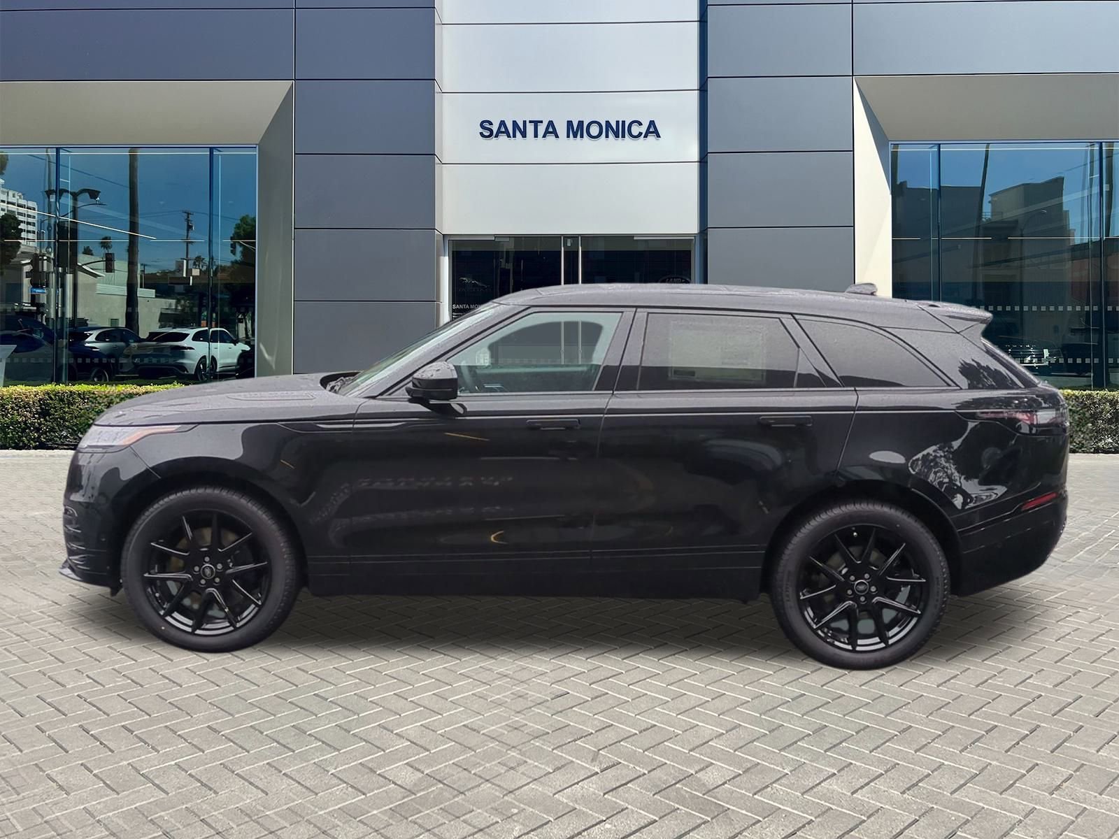 New 2026 Land Rover Range Rover Velar Dynamic SE image 2