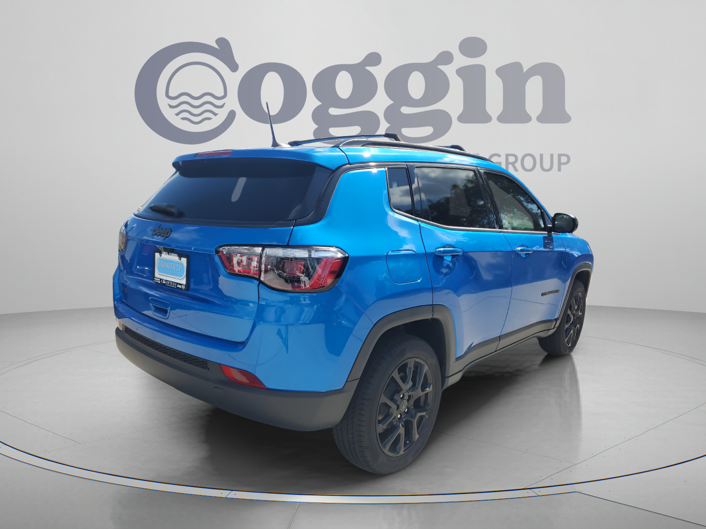 Used 2026 Jeep Compass Latitude AWD/4WD image 3