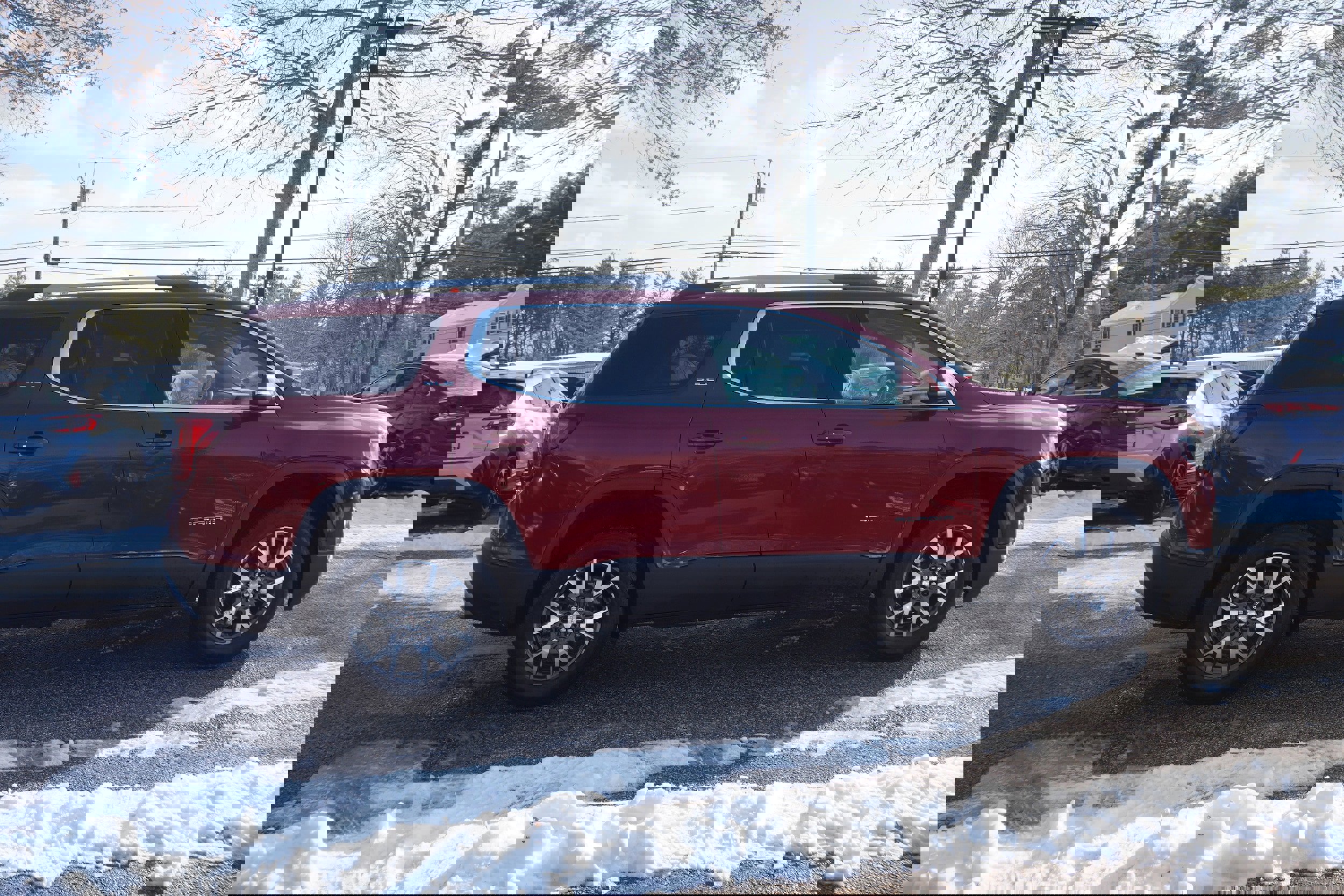 Used 2021 GMC Acadia SLE w/ Driver Convenience Package image 4