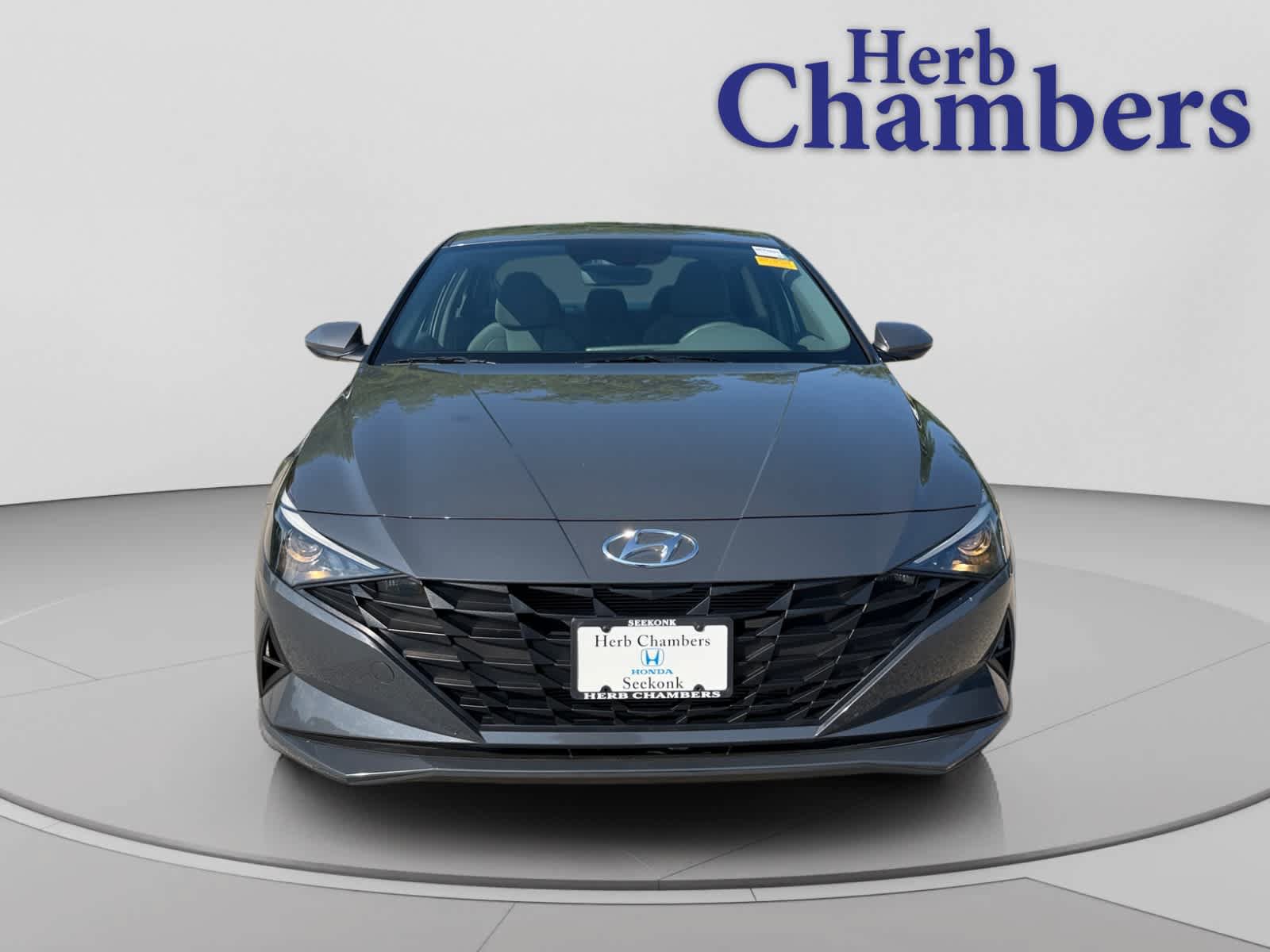 Used 2023 Hyundai Elantra SEL w/ Cargo Package FWD image 2