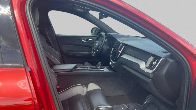 Used 2022 Volvo XC60 T8 R-Design w/ Advanced Package AWD/4WD image 19
