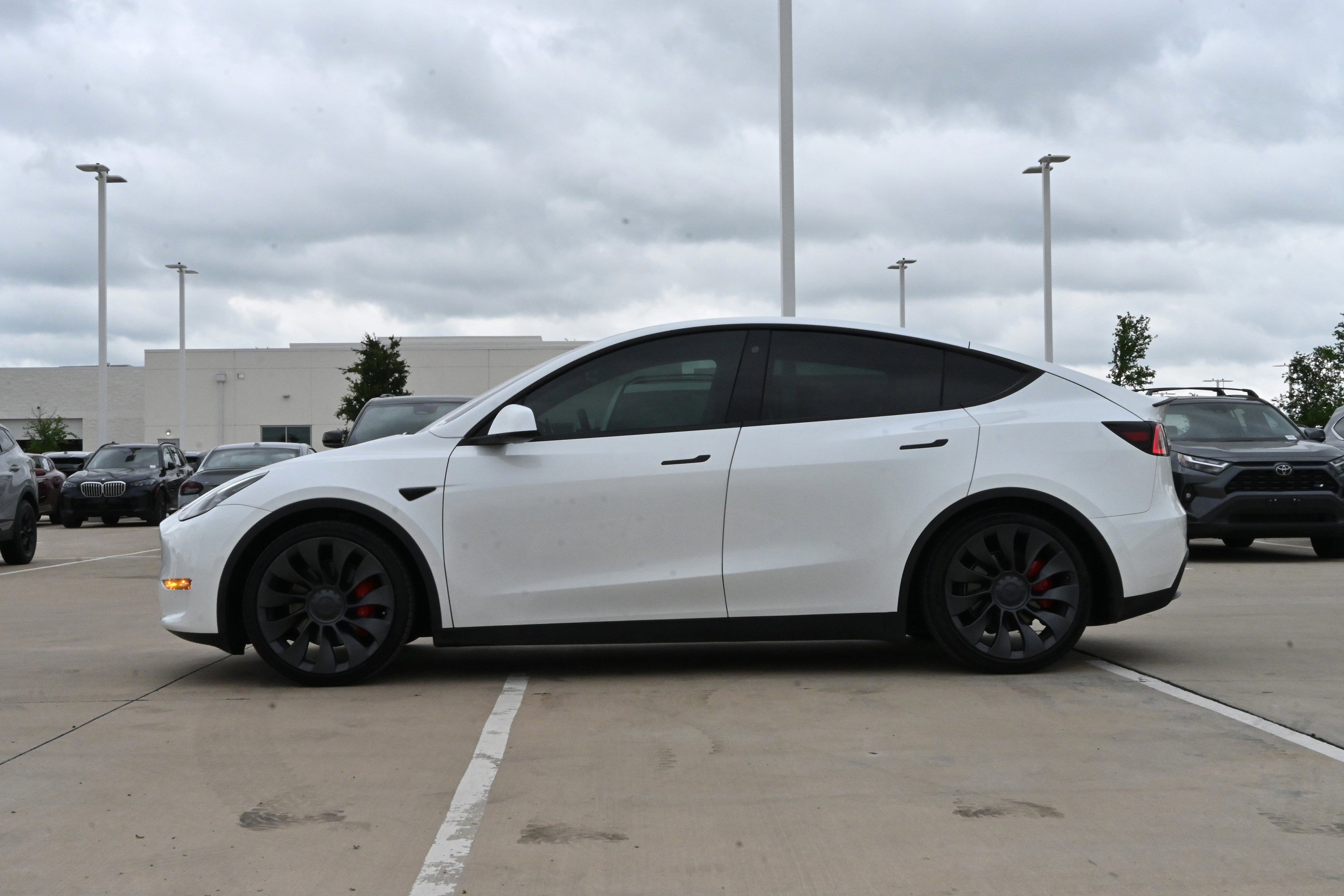 Used 2022 Tesla Model Y Performance AWD/4WD image 6