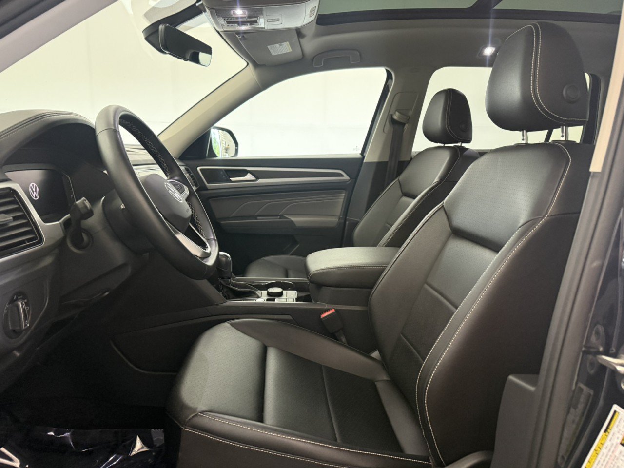 Used 2023 Volkswagen Atlas SE w/ Panoramic Sunroof Package AWD/4WD image 18