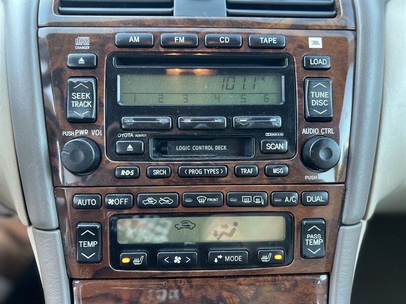 Used 2004 Toyota Avalon XLS FWD image 15