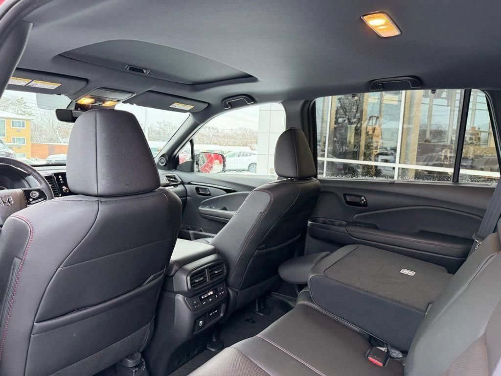 Used 2024 Honda Passport Black Edition image 14