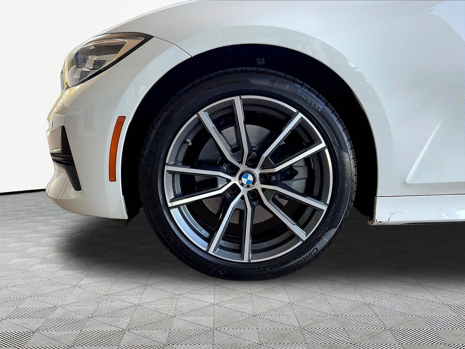 Used 2019 BMW 330i Sedan w/ Driving Assistance Package RWD image 32