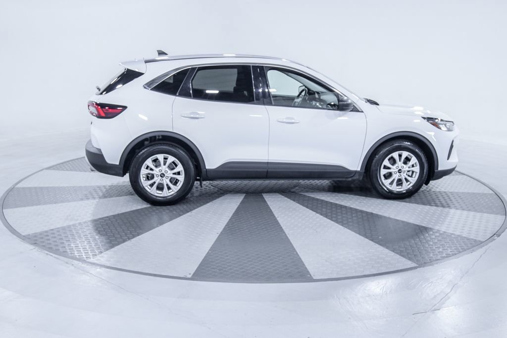 Used 2024 Ford Escape Active image 10