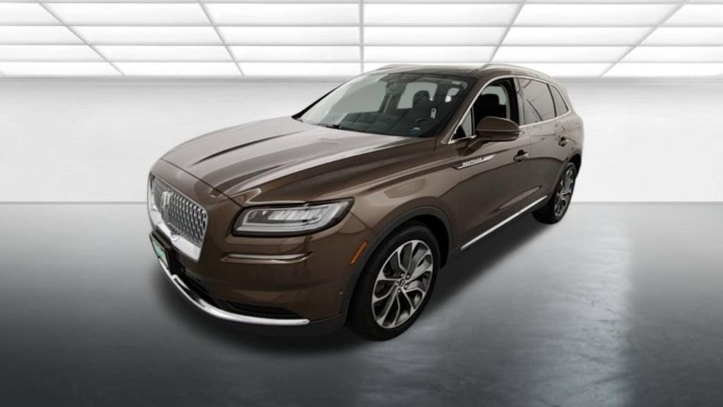 Used 2022 Lincoln Nautilus Reserve w/ Equipment Group 201A AWD/4WD image 3