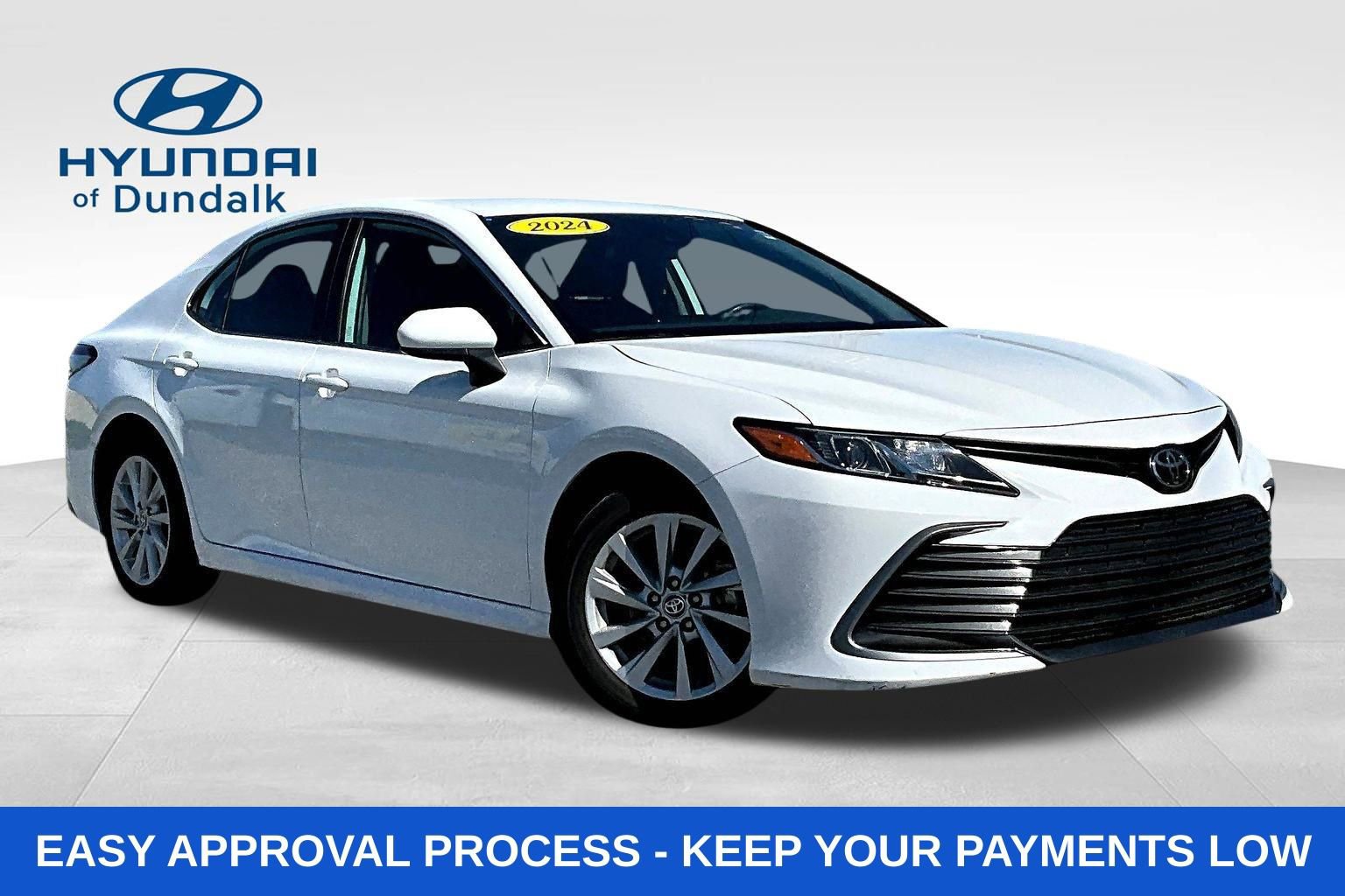 Used 2024 Toyota Camry LE image 3
