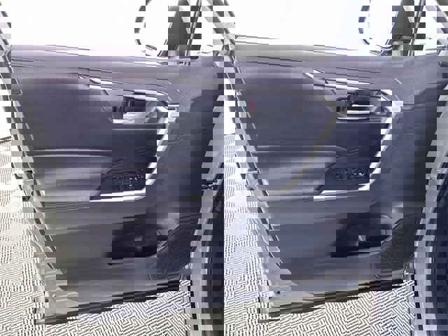 Used 2022 Toyota RAV4 XLE image 23