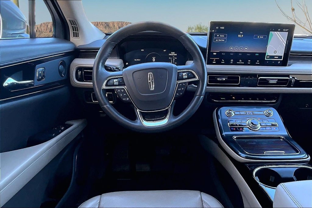 Used 2021 Lincoln Nautilus Reserve FWD image 5