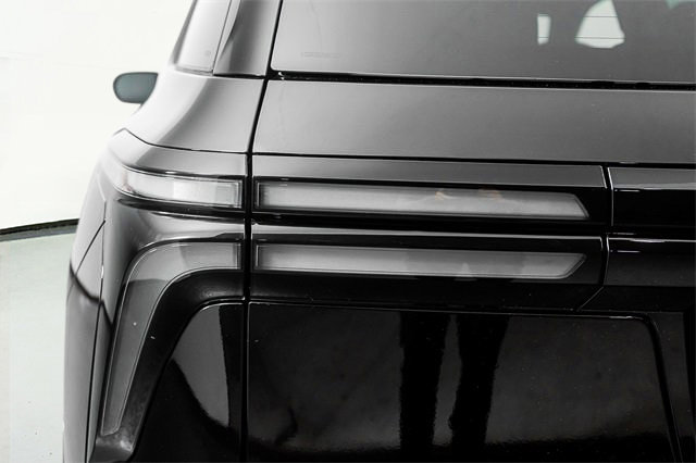 Used 2026 Chevrolet Traverse RS image 36