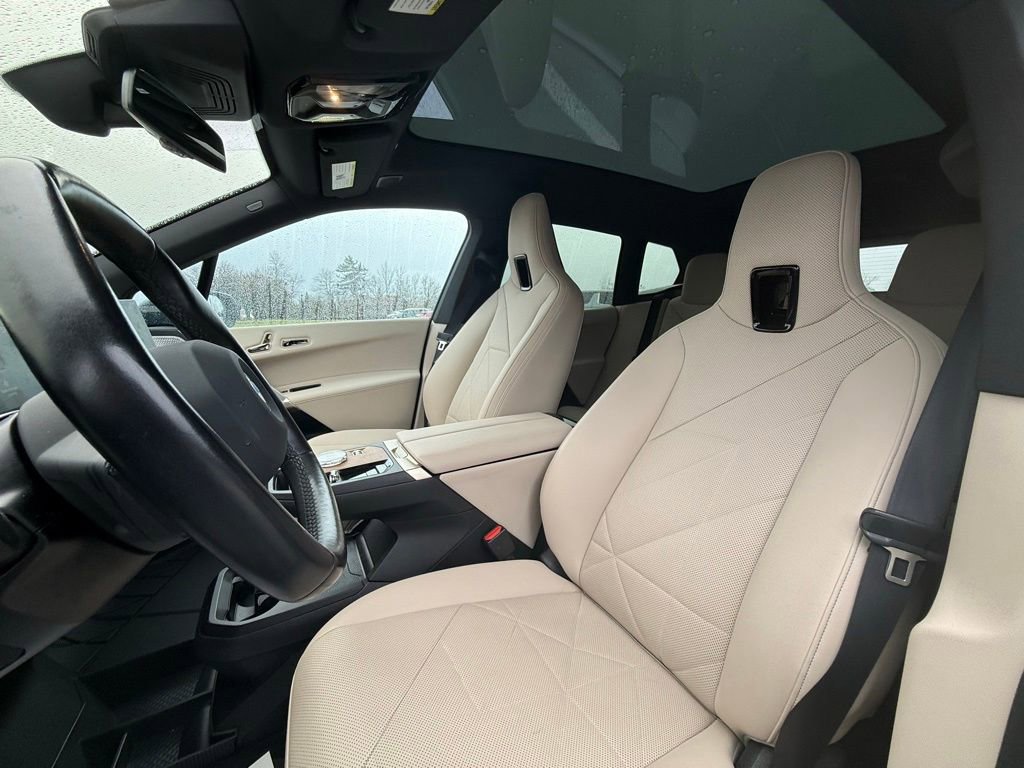 Used 2023 BMW iX M60 w/ Executive Package image 27