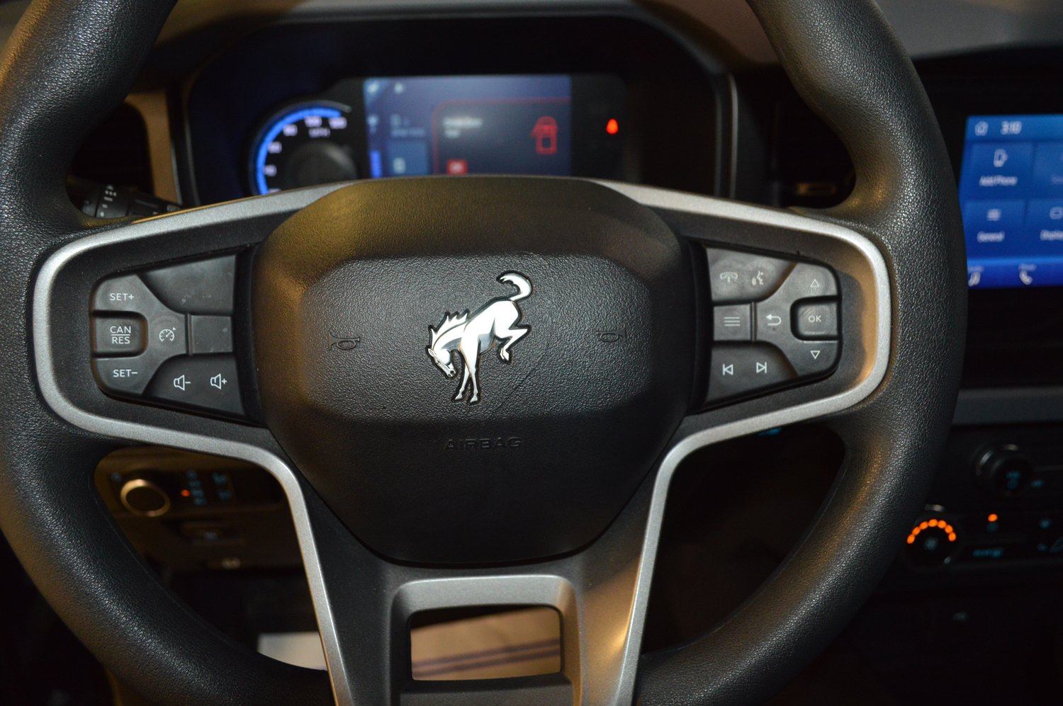 Used 2023 Ford Bronco 4-Door AWD/4WD image 18