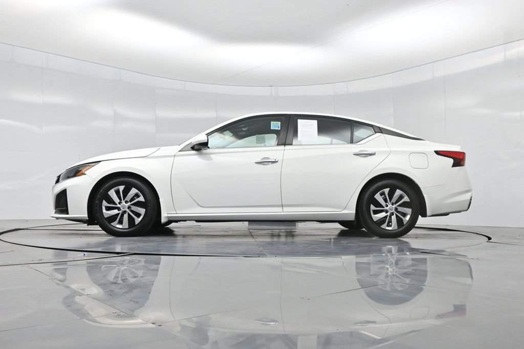 Used 2023 Nissan Altima 2.5 S FWD image 7