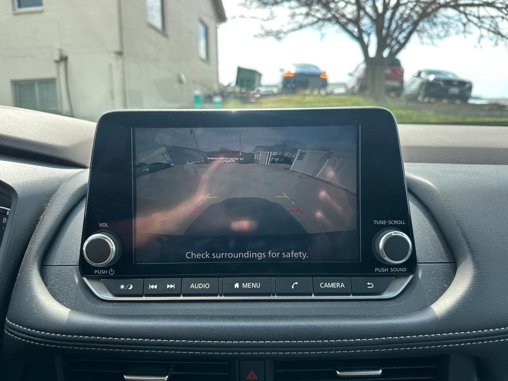 Used 2023 Nissan Rogue SV image 15