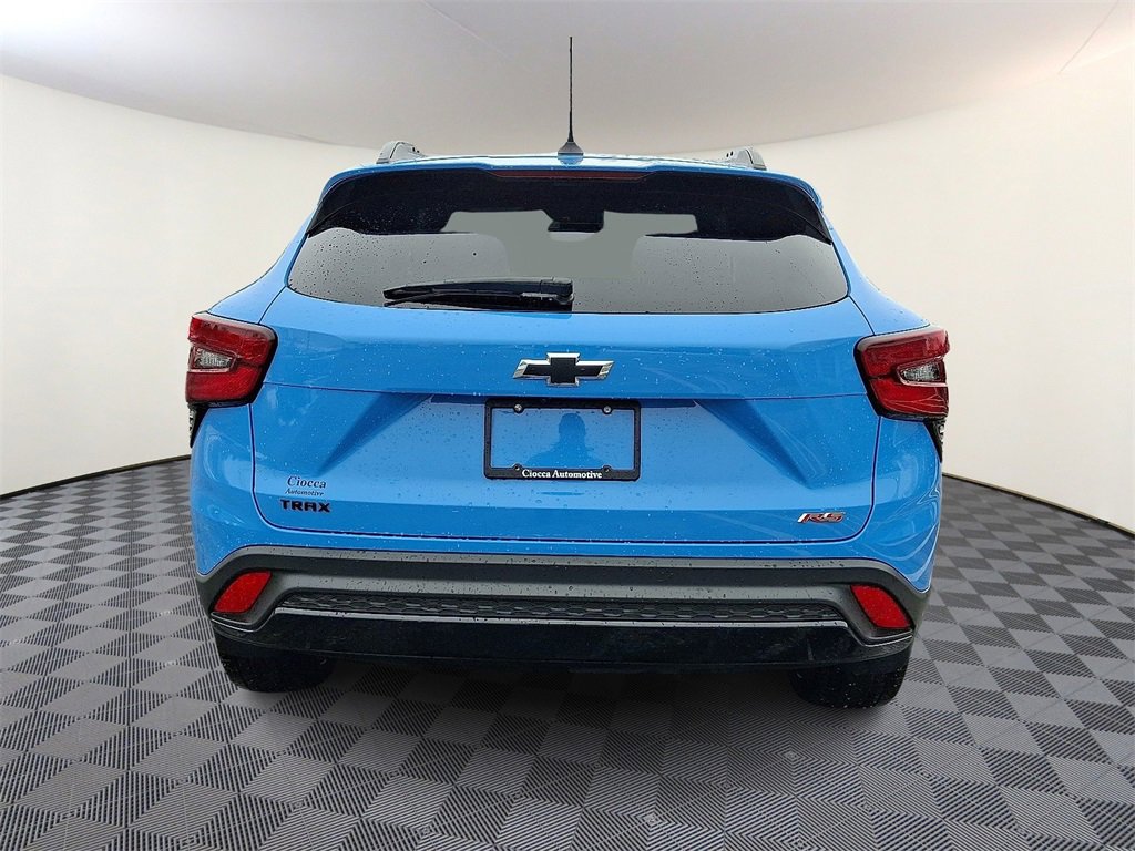 Used 2024 Chevrolet Trax RS w/ Sunroof Package image 8