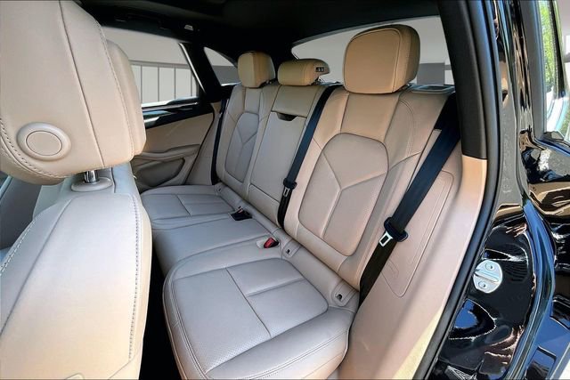 Used 2026 Porsche Macan AWD/4WD image 21
