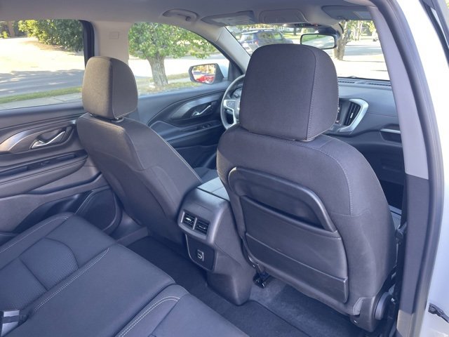 Used 2024 GMC Terrain SLE image 34