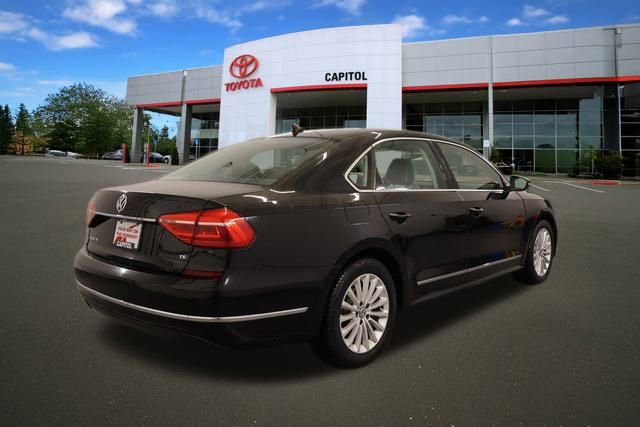 Used 2016 Volkswagen Passat 1.8T SE image 3