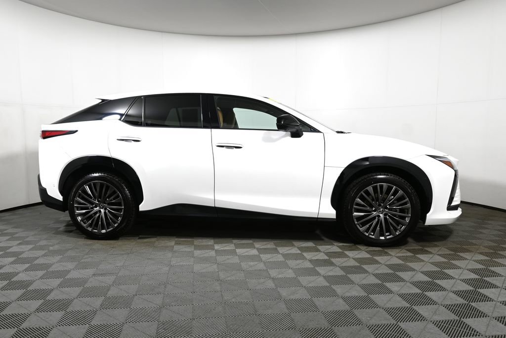 Used 2023 Lexus RZ 450e Premium w/ Accessory Package (2T) image 8