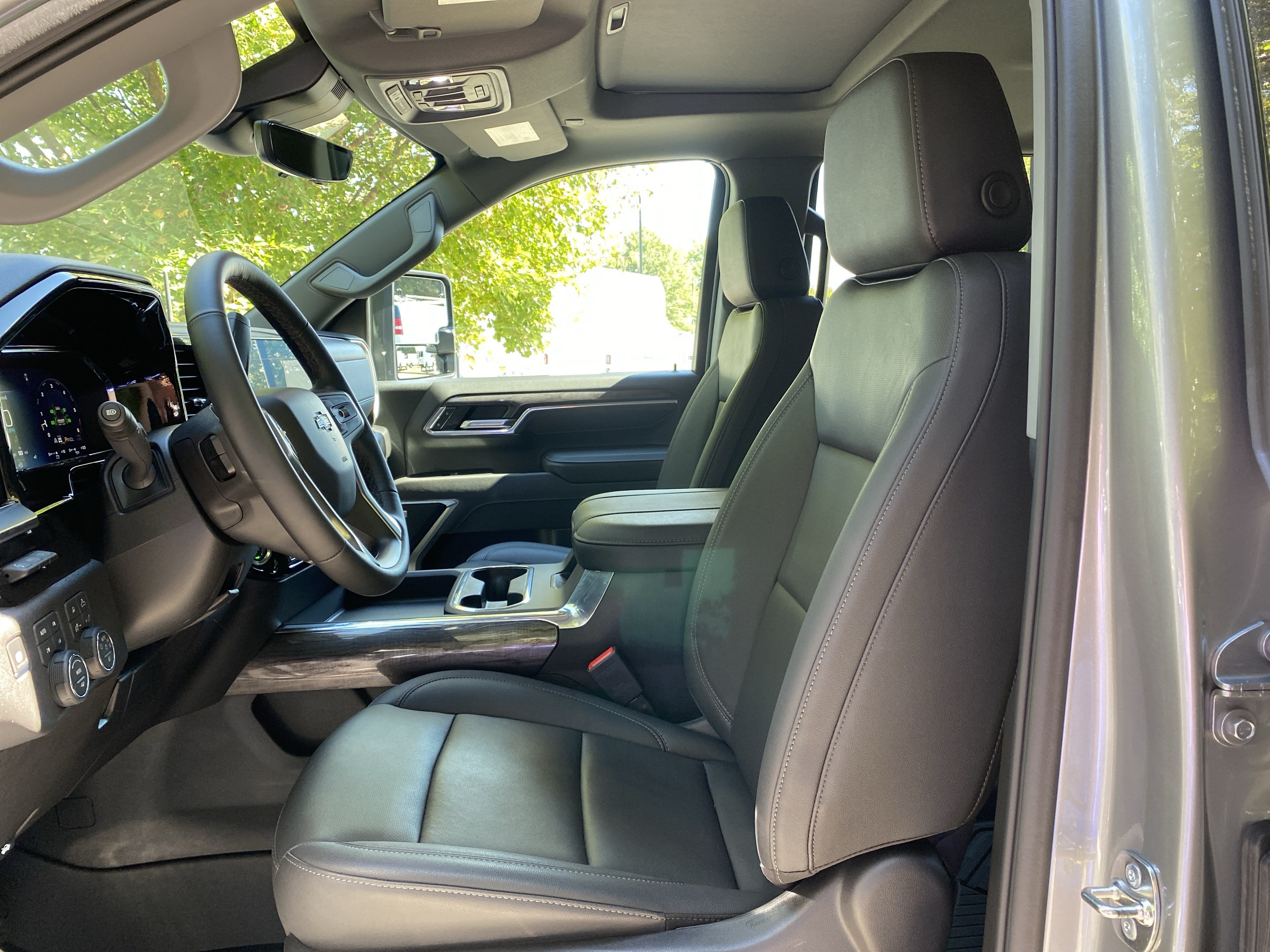 Used 2026 Chevrolet Silverado 2500 LTZ w/ Trail Boss Package AWD/4WD image 39