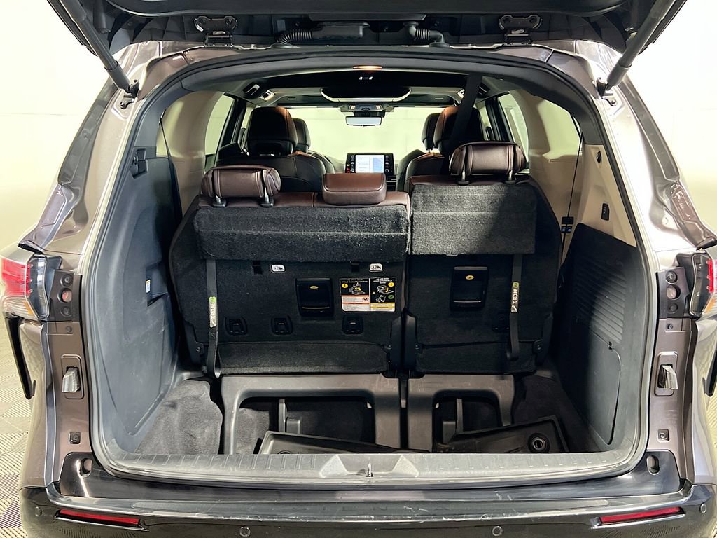 Certified 2024 Toyota Sienna Platinum FWD image 24