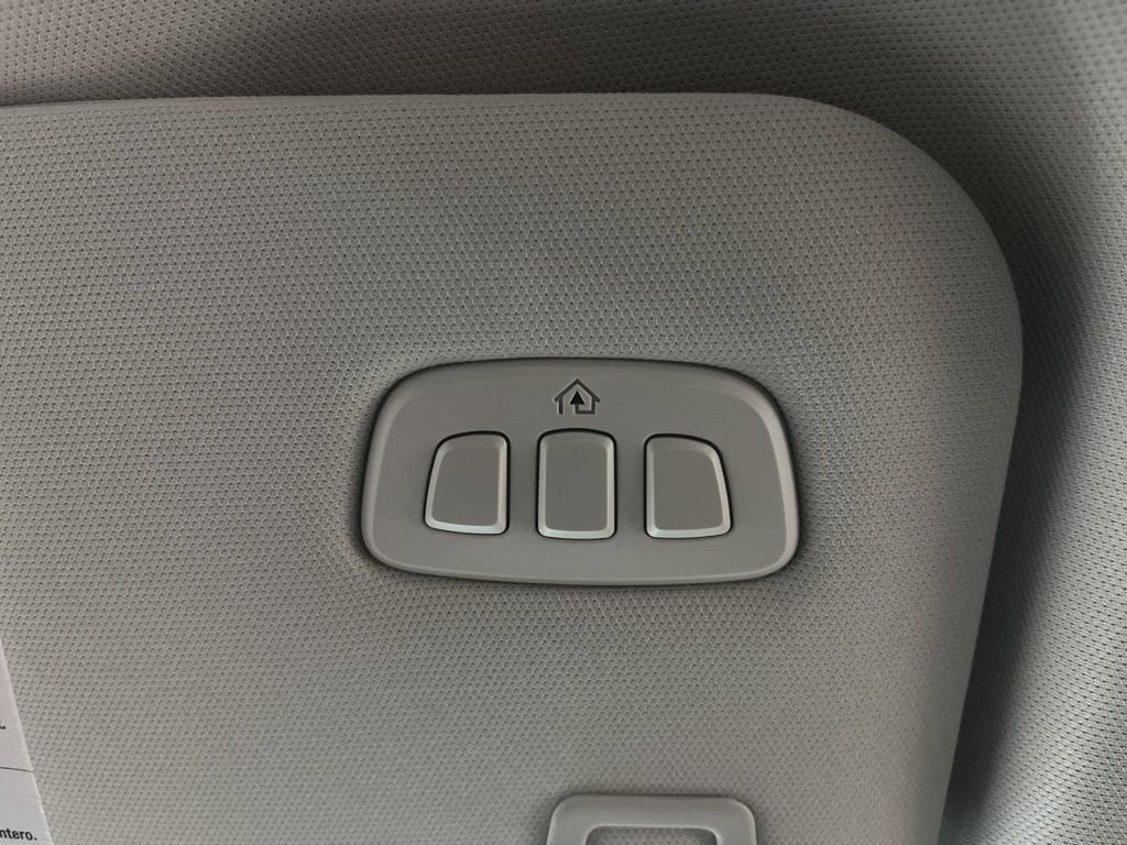 Used 2025 Lincoln Nautilus Reserve image 32