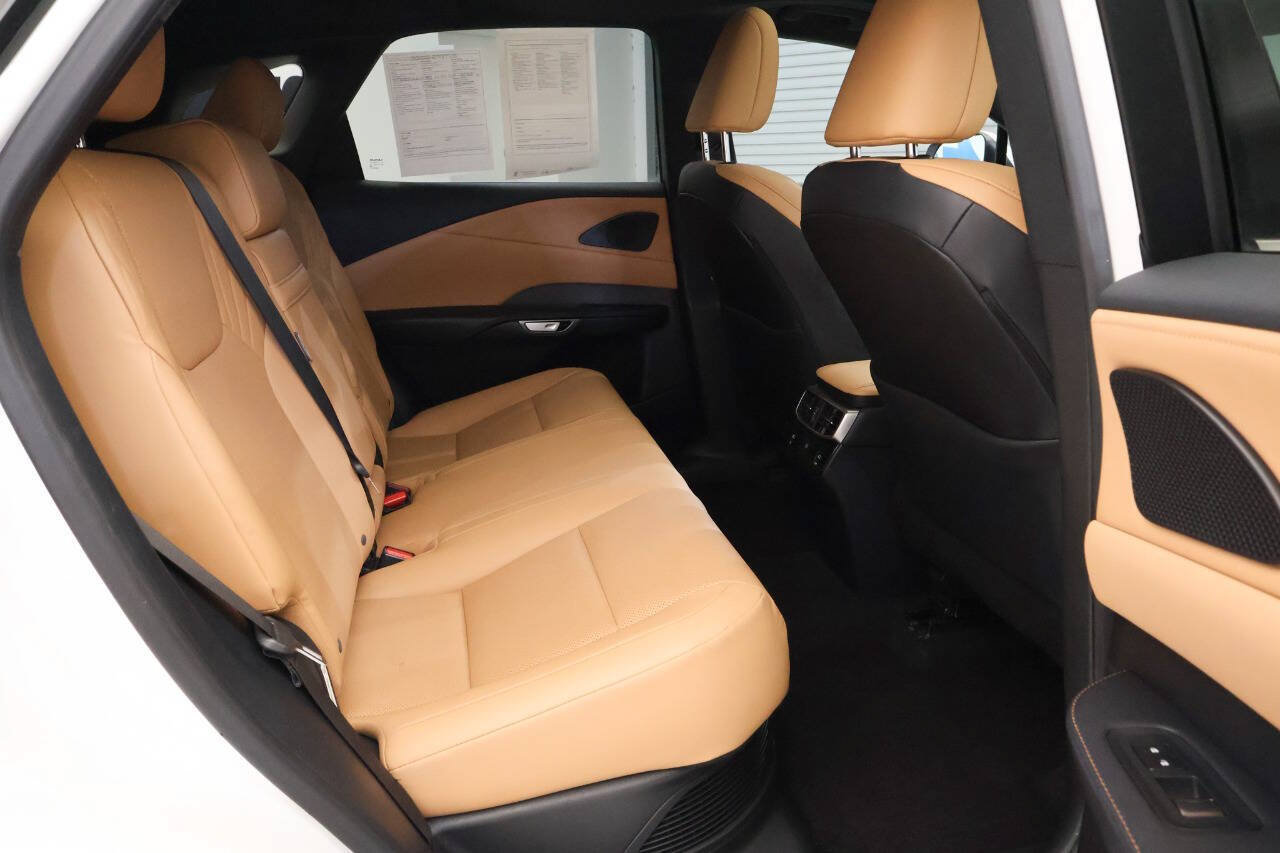 Used 2023 Lexus RX 350h w/ Cold Area Package AWD/4WD image 18