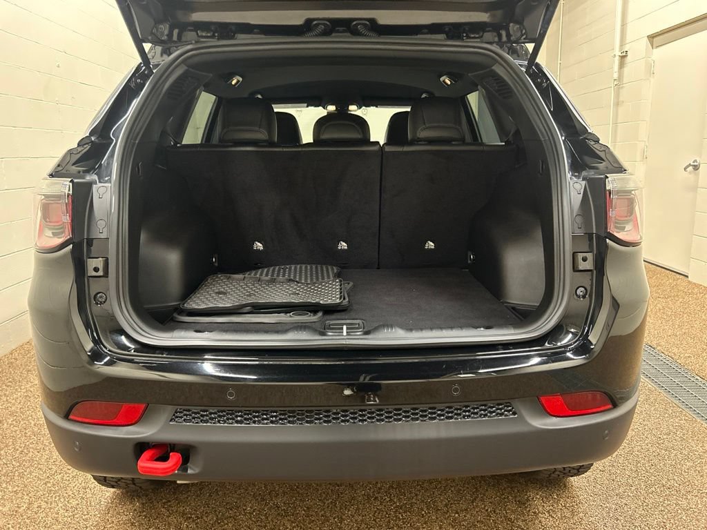Used 2025 Jeep Compass Trailhawk AWD/4WD image 11
