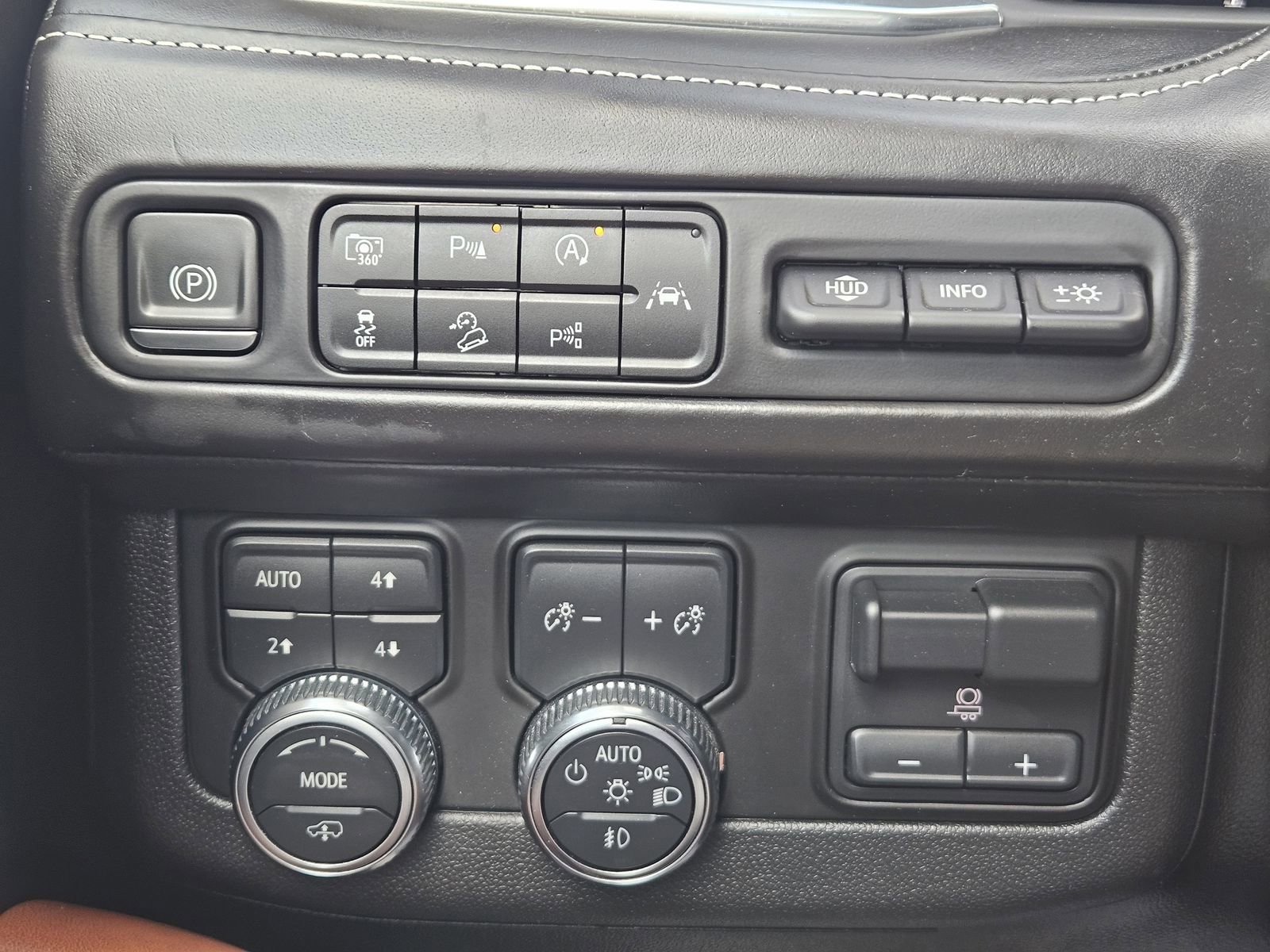 Certified 2023 GMC Yukon Denali Ultimate image 25