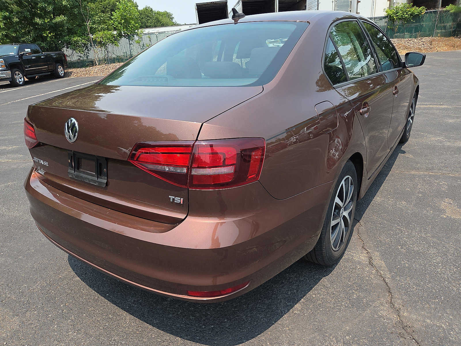 Used 2016 Volkswagen Jetta SE FWD image 3
