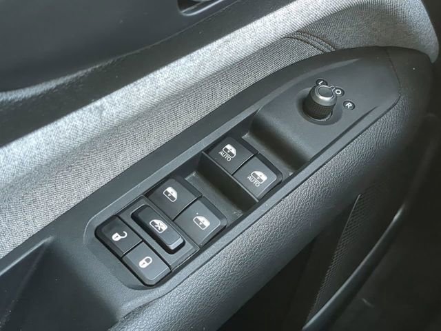 Used 2024 Jeep Compass Latitude image 27